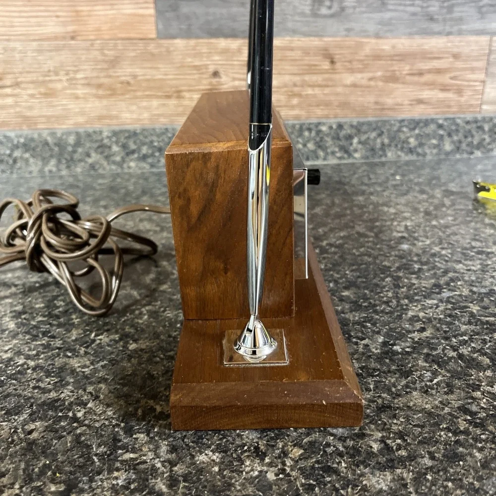Vintage MCM Desk Clock With 2 Sheaffer Ballpoint Pens Electric Tested Works